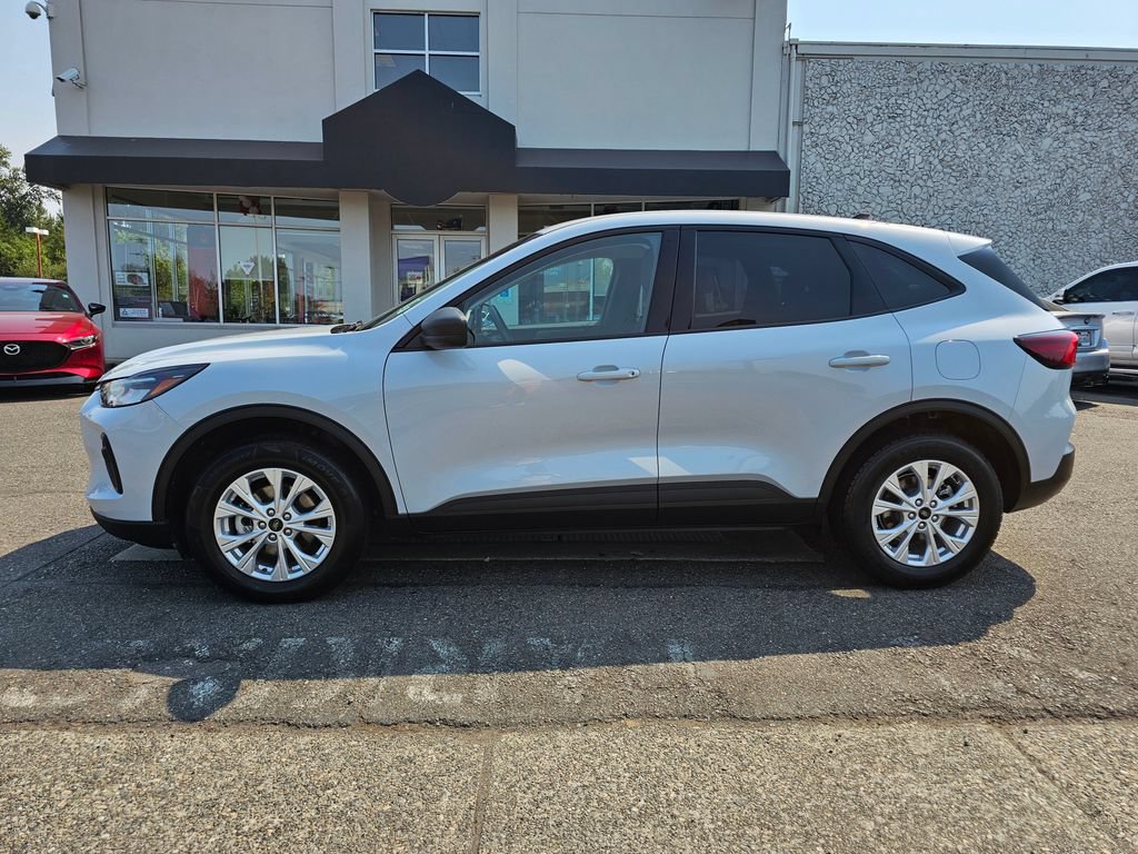 Used 2025 Ford Escape Active AWD/4WD image 8
