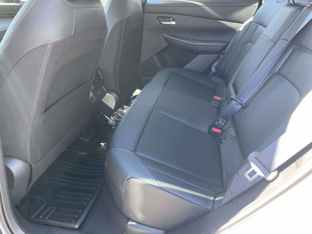 New 2026 Nissan Leaf SV+ w/ Floor Mat Package (SV+) FWD image 9