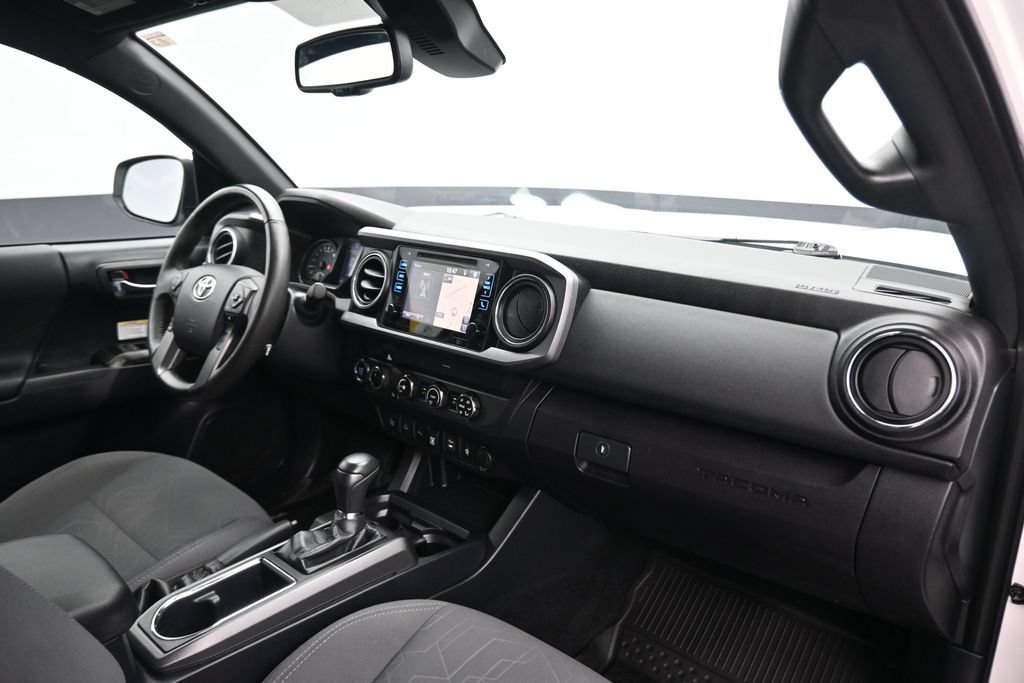 Used 2019 Toyota Tacoma TRD Off-Road AWD/4WD image 46