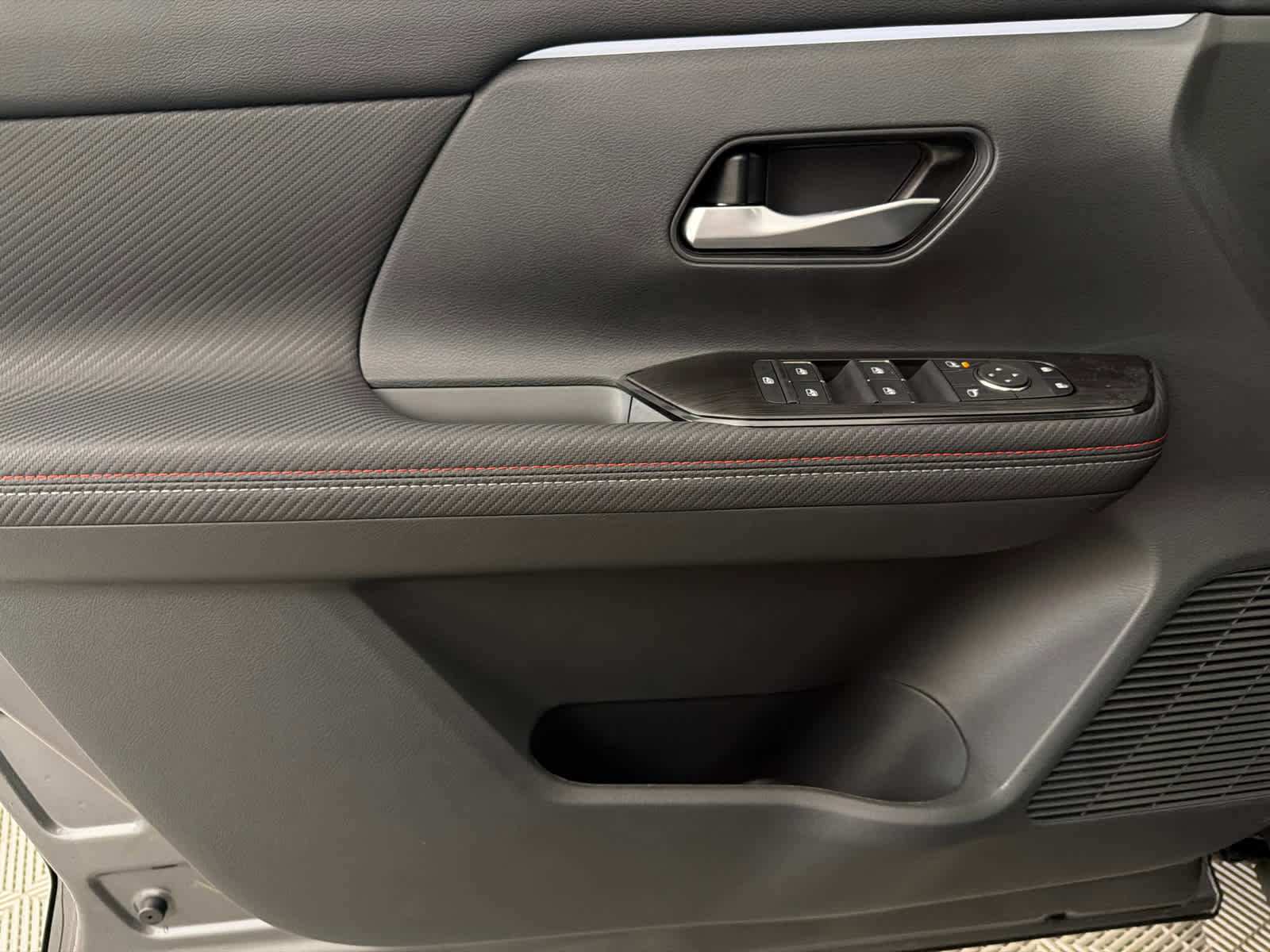 New 2026 Nissan Kicks SR w/ SR Premium Package image 22