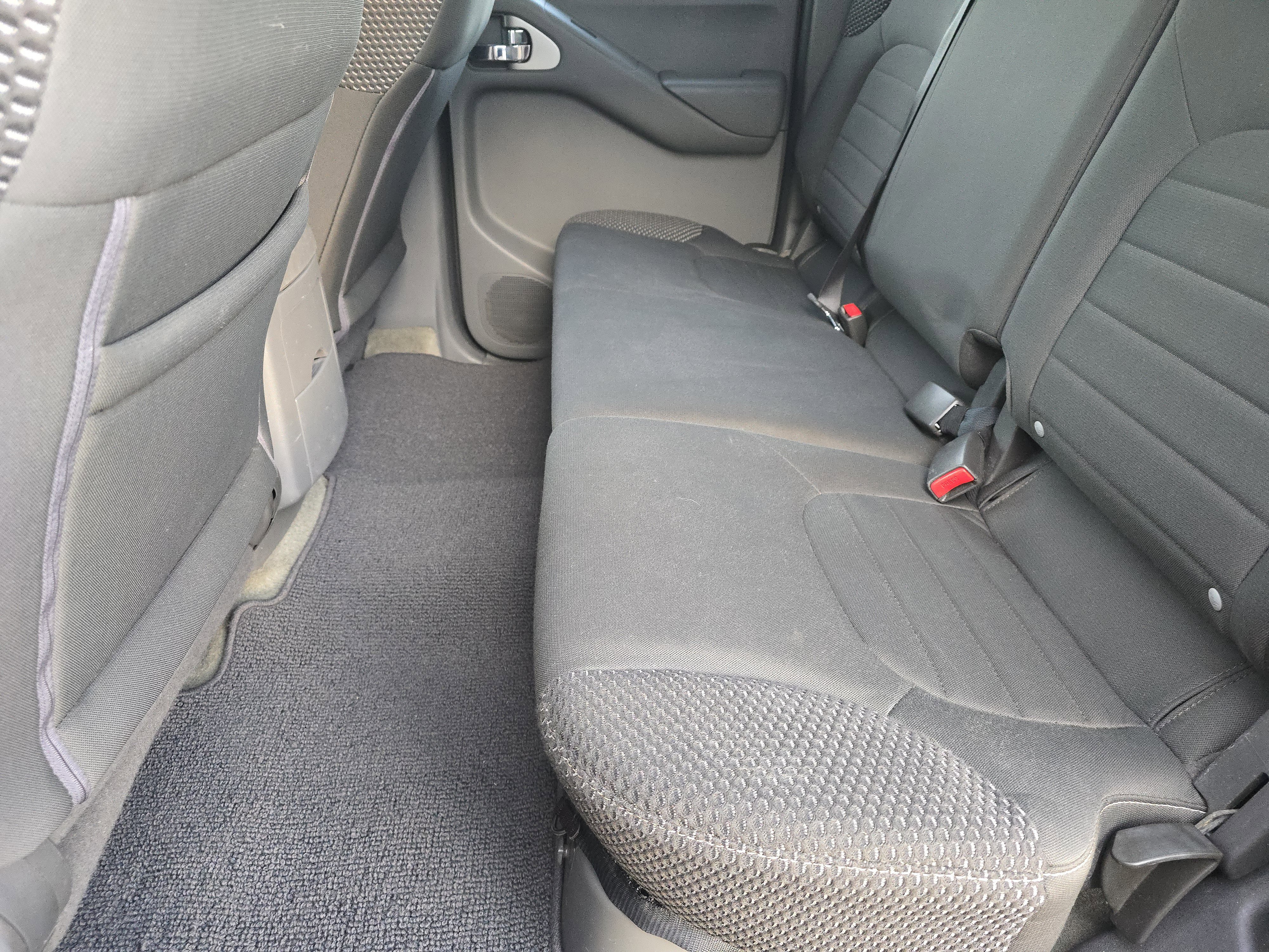 Used 2015 Nissan Frontier Desert Runner image 10