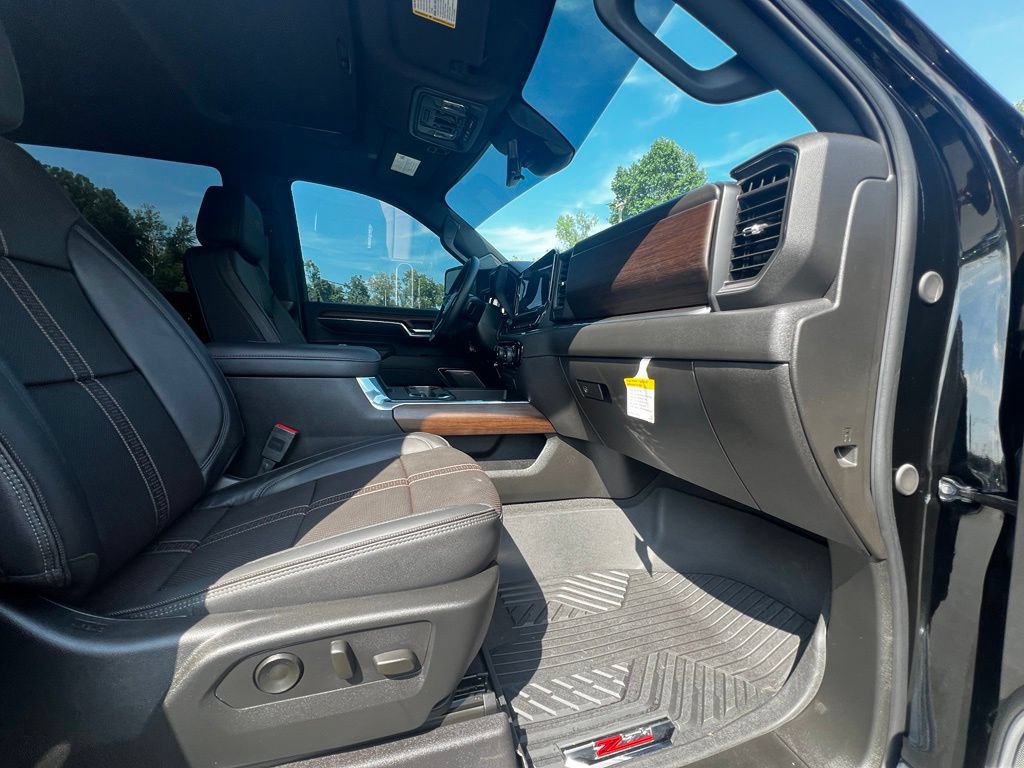Used 2024 Chevrolet Silverado 2500 High Country w/ High Country Premium Package AWD/4WD image 21
