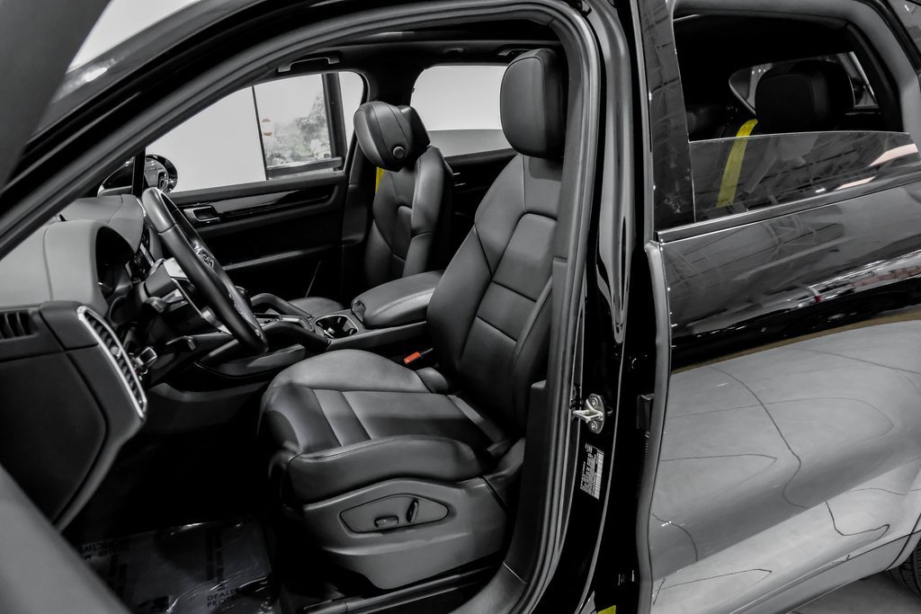 Used 2023 Porsche Cayenne image 36