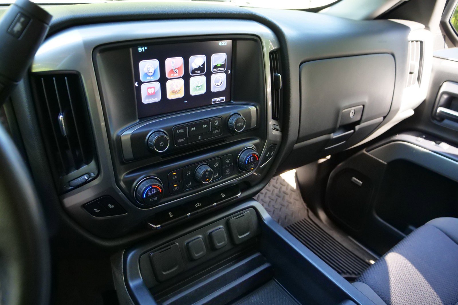 Used 2018 Chevrolet Silverado 1500 LT w/ All Star Edition AWD/4WD image 10
