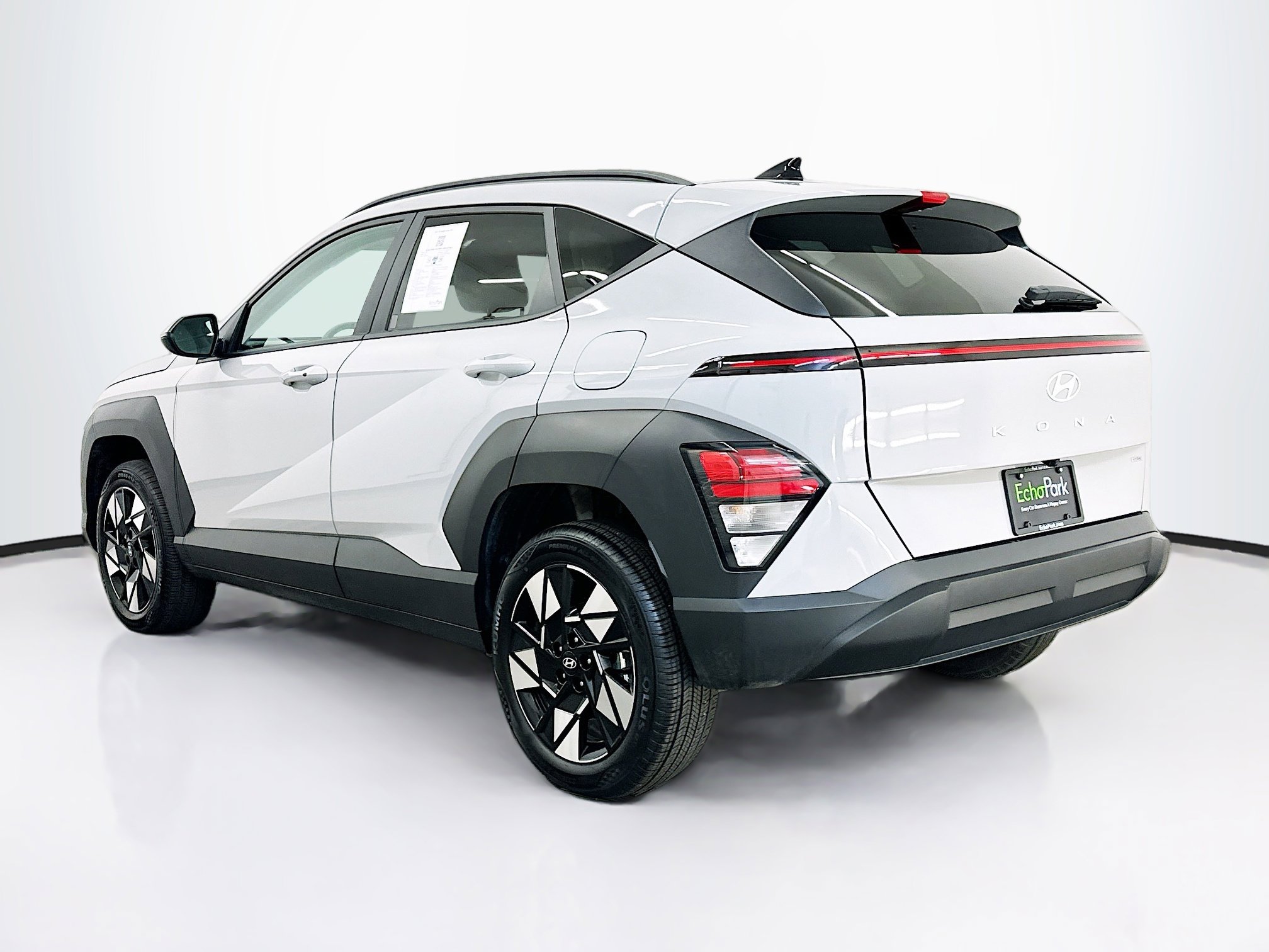Used 2025 Hyundai Kona SEL image 5
