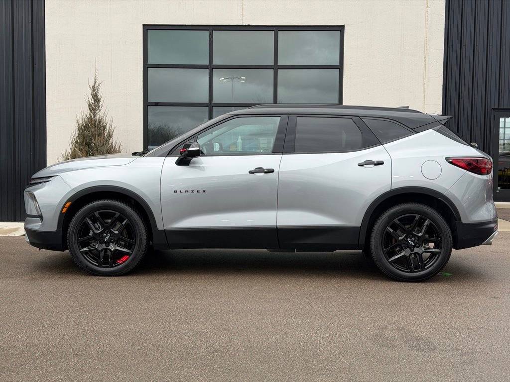 Used 2023 Chevrolet Blazer LT w/ Sound & Technology Package image 2