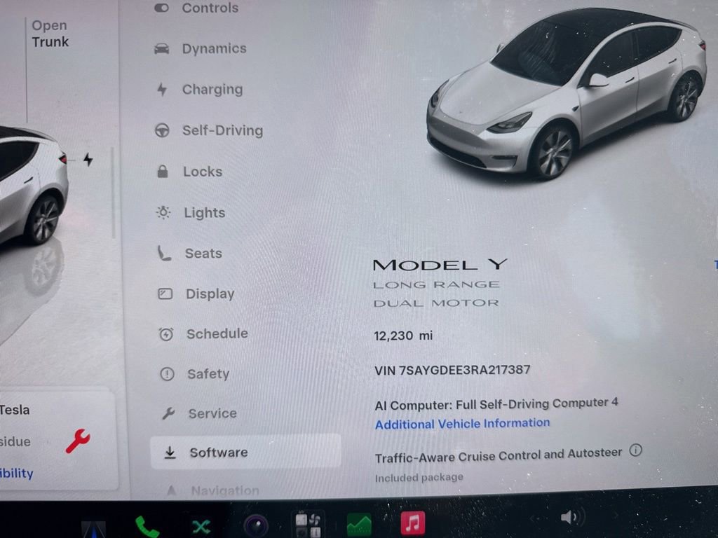 Used 2024 Tesla Model Y Long Range AWD/4WD image 6