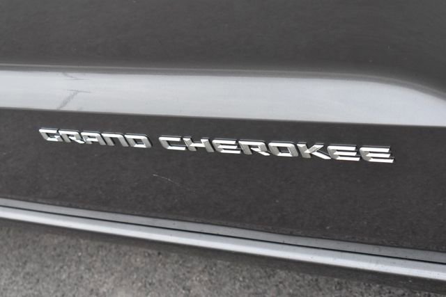Used 2014 Jeep Grand Cherokee Overland image 12
