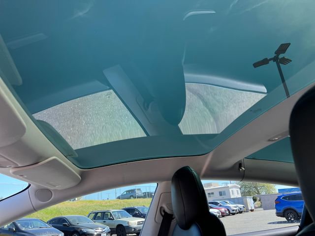 Used 2018 Tesla Model 3 Long Range AWD/4WD image 29