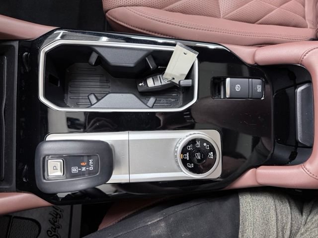 Used 2025 Mitsubishi Outlander SEL AWD/4WD image 27