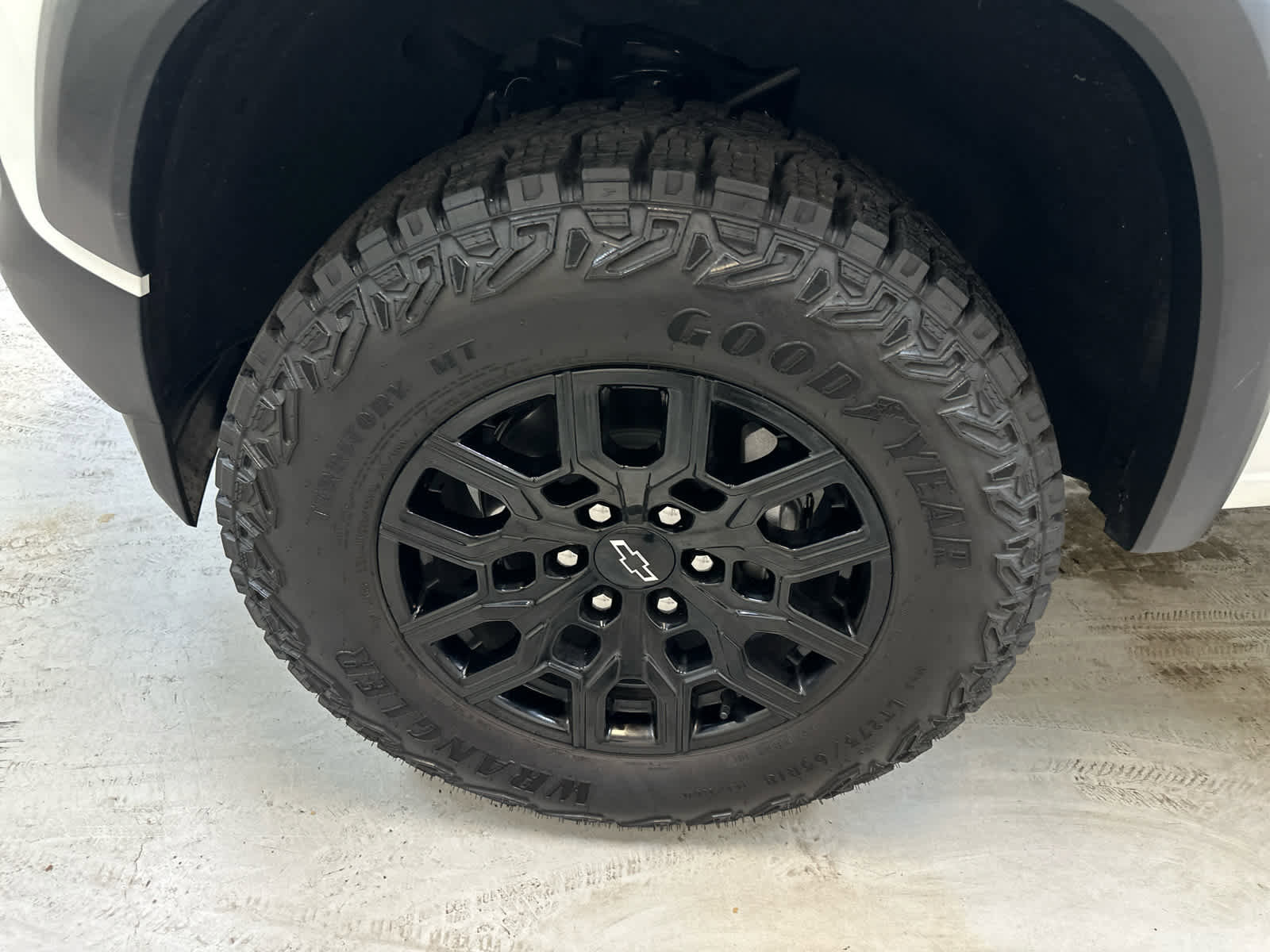 Used 2025 Chevrolet Colorado Trail Boss image 11