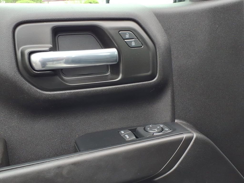 Used 2023 Chevrolet Silverado 1500 W/T RWD image 4