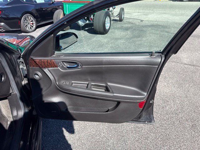 Used 2012 Chevrolet Impala LTZ FWD image 35