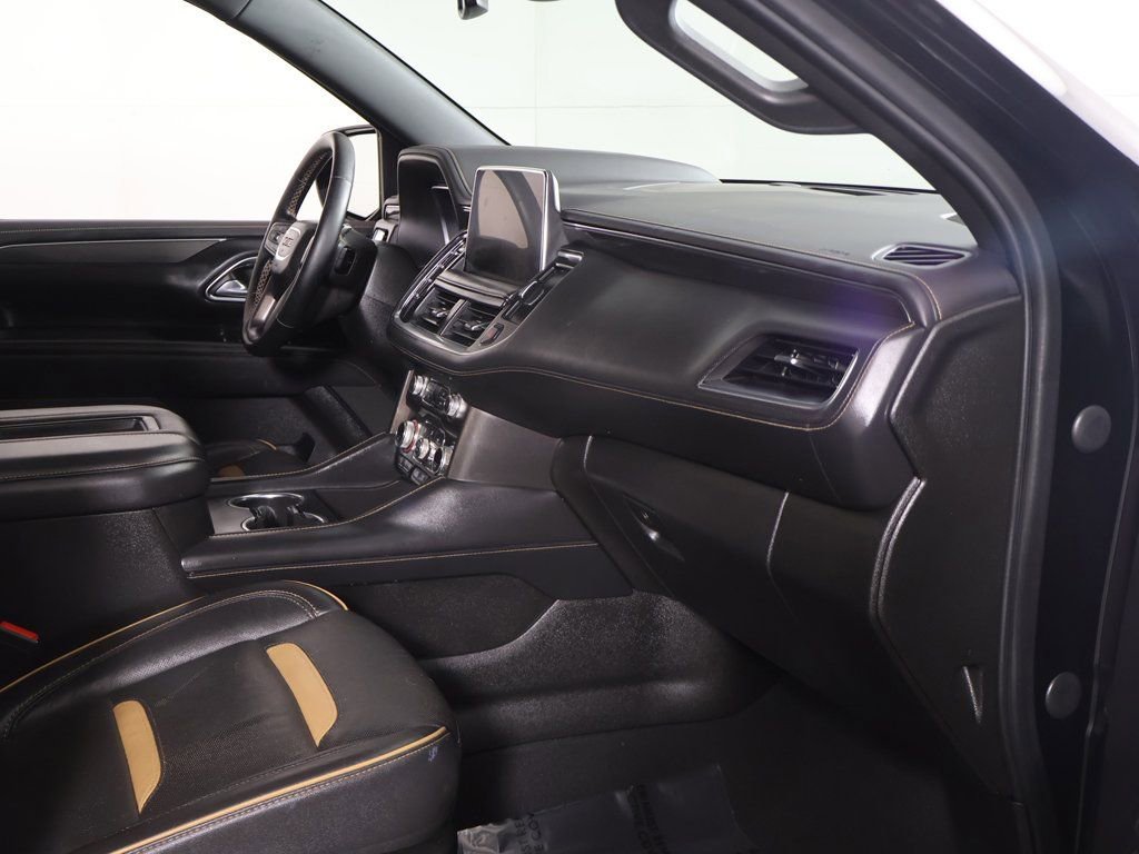 Used 2023 GMC Yukon XL AT4 w/ AT4 Premium Plus Package AWD/4WD image 32