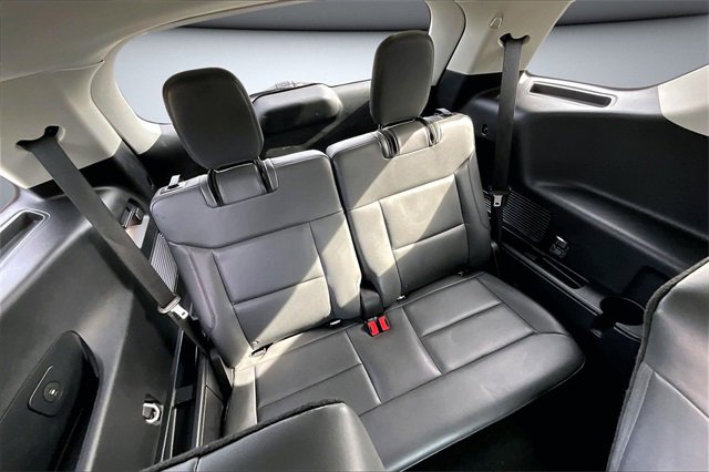 Used 2025 Ford Explorer Active w/ Active Comfort Package image 26