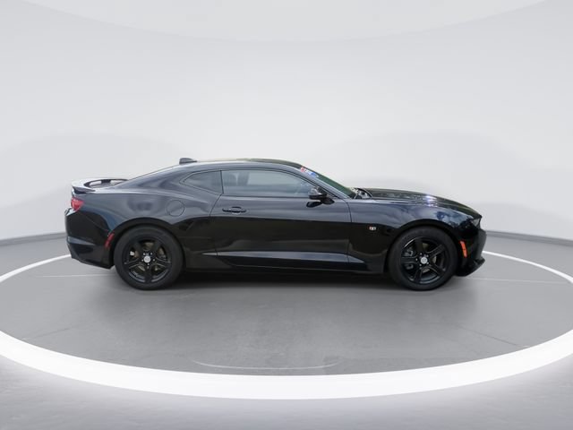 Used 2023 Chevrolet Camaro LT RWD image 9