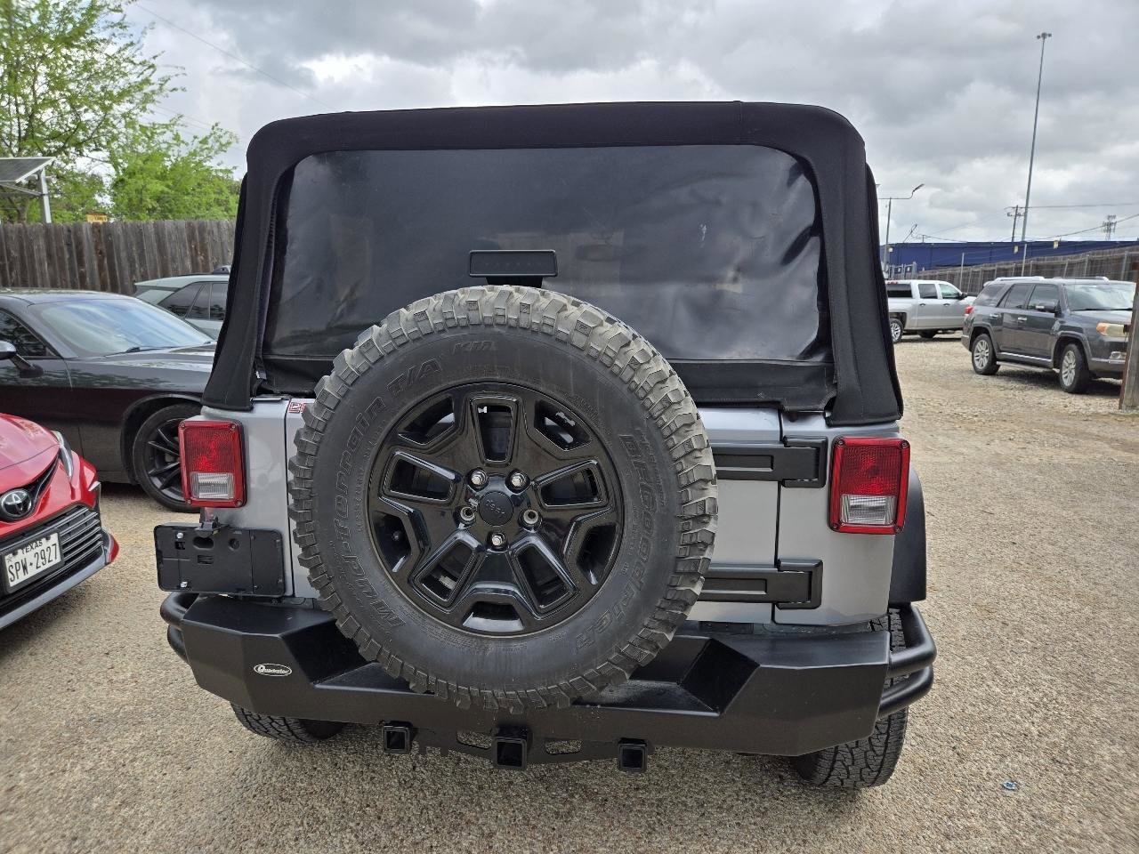 Used 2016 Jeep Wrangler Sport image 7