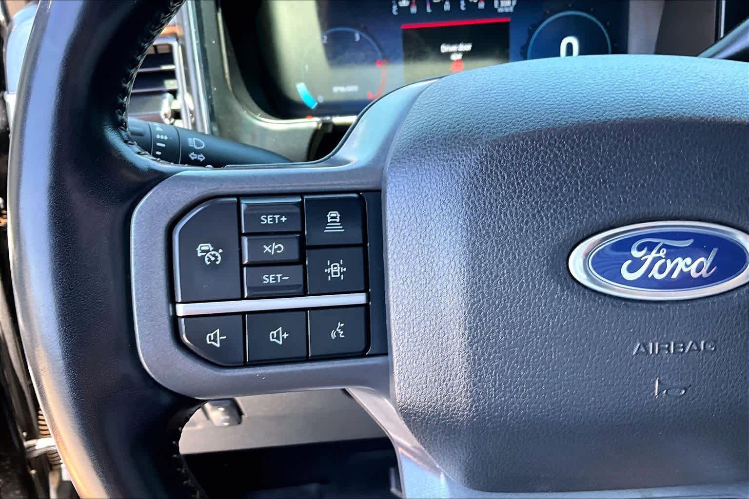 Used 2023 Ford F250 Lariat w/ Tremor Off-Road Package AWD/4WD image 23