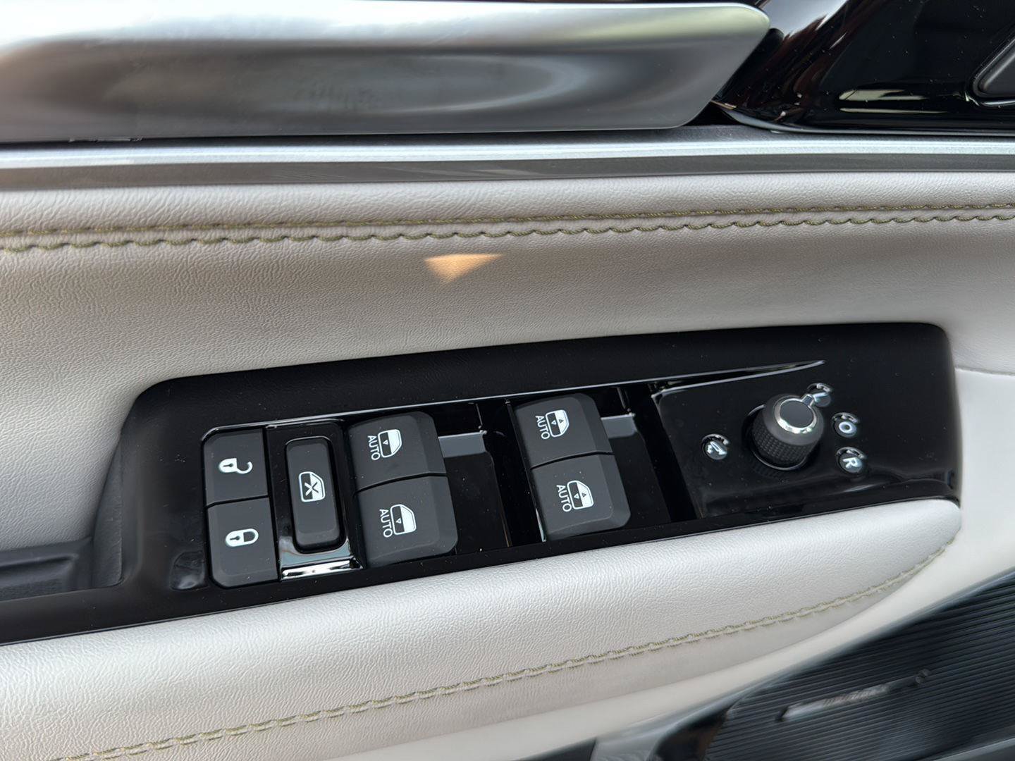 New 2026 Jeep Grand Wagoneer Limited AWD/4WD image 16