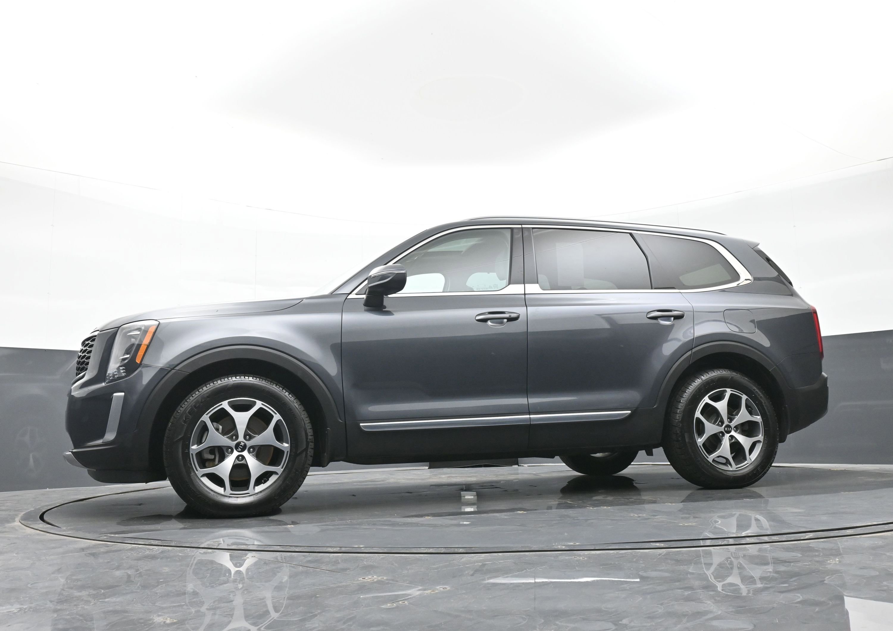 Used 2021 Kia Telluride EX image 43