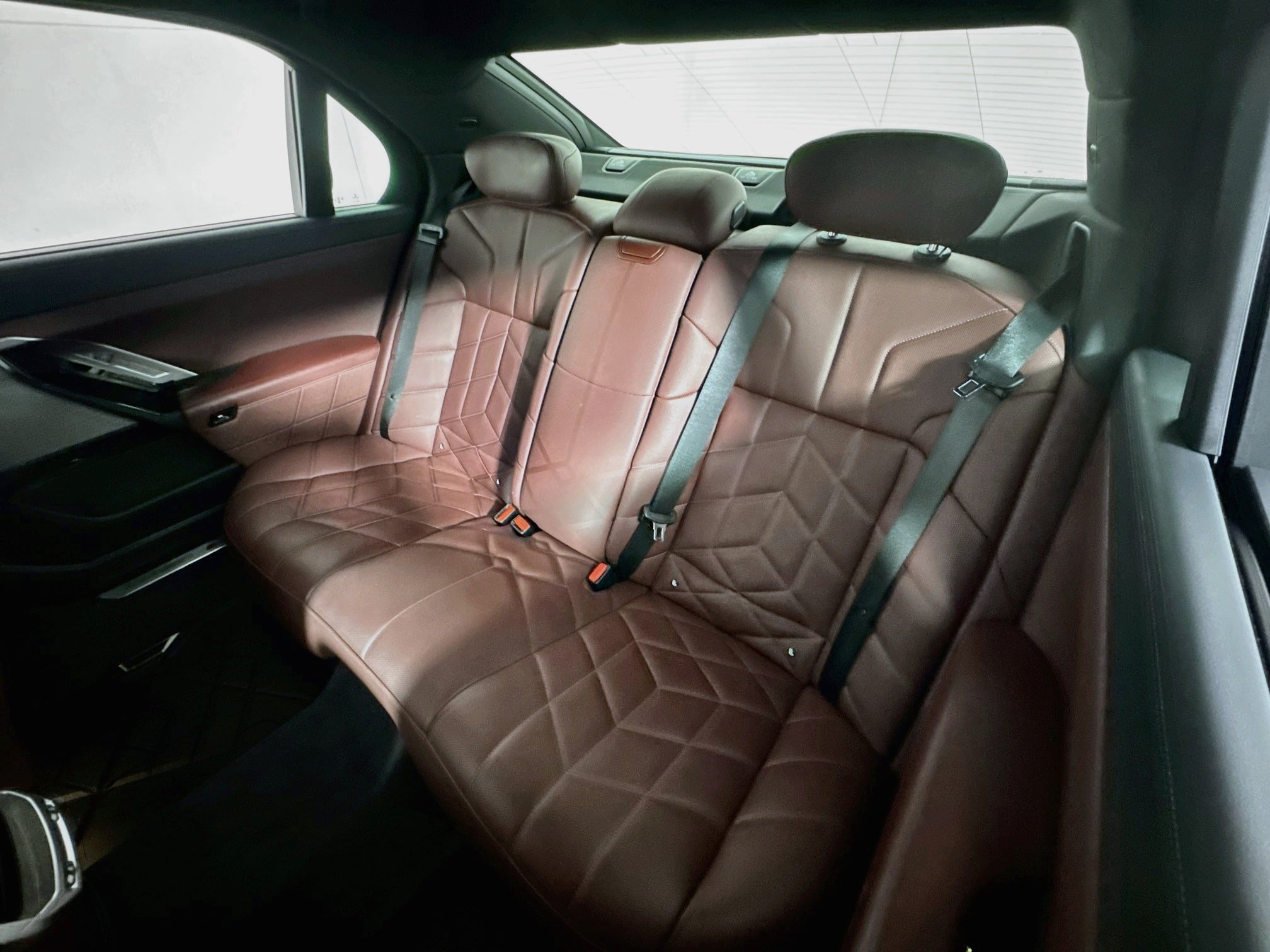 Used 2023 BMW 760i xDrive AWD/4WD image 24