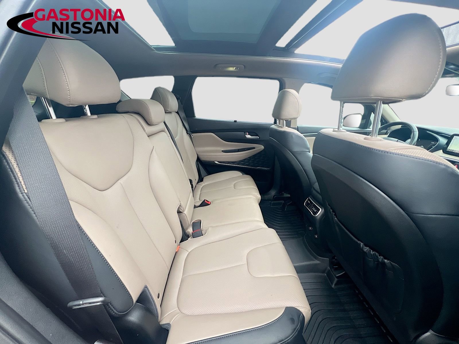 Used 2023 Hyundai Santa Fe SEL w/ Premium Package image 35