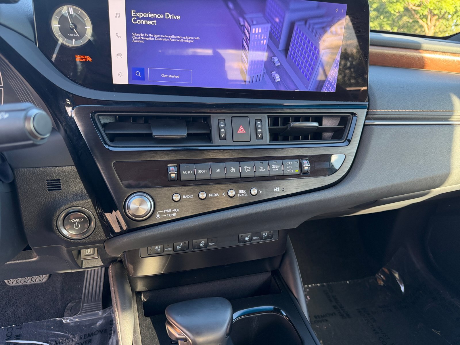 Used 2024 Lexus ES 300h w/ Premium Package FWD image 12