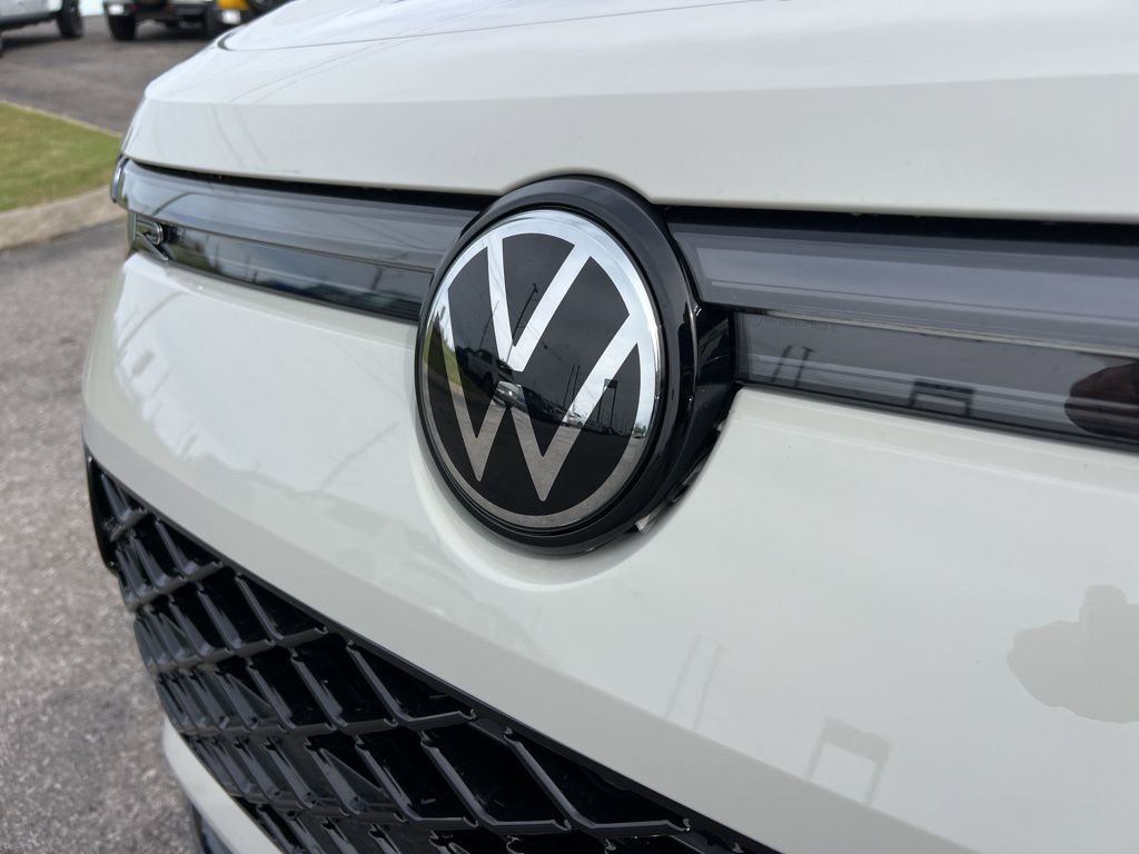 New 2026 Volkswagen Tiguan SE R-Line image 10