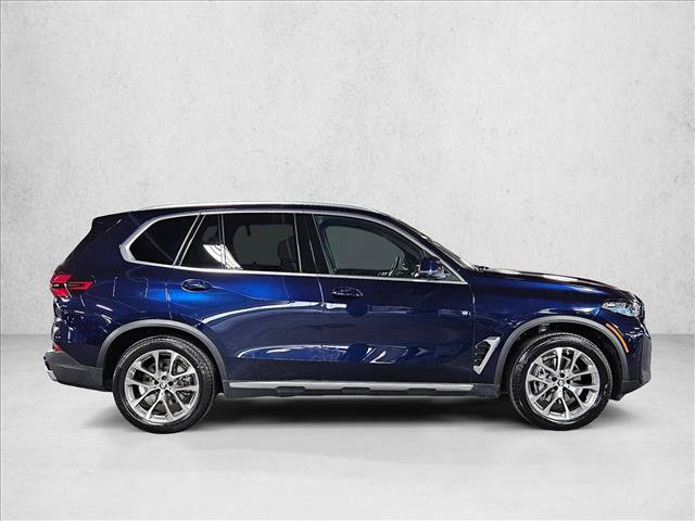 Certified 2024 BMW X5 sDrive40i w/ Premium Package RWD image 4