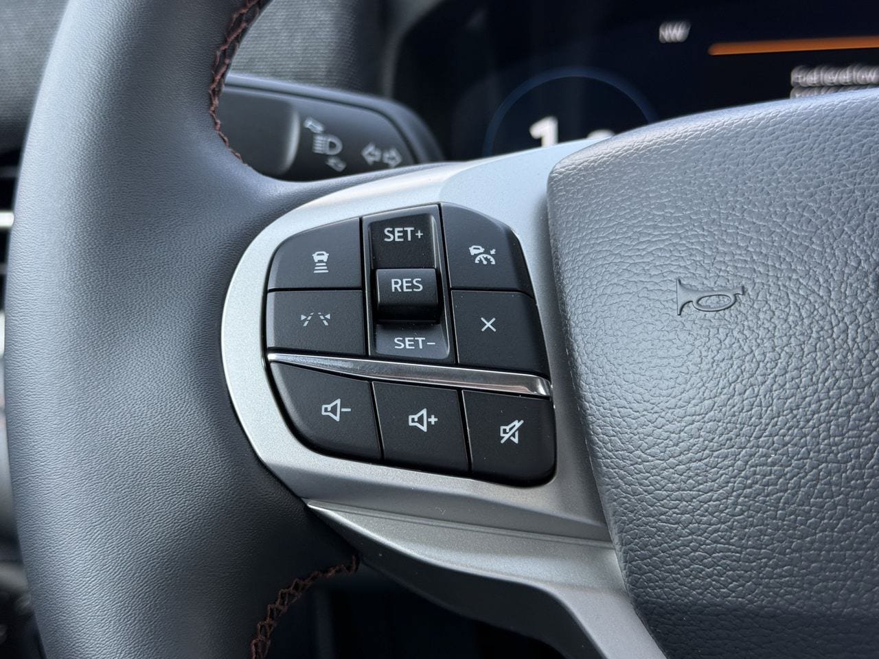 New 2026 Ford Explorer Active RWD image 12