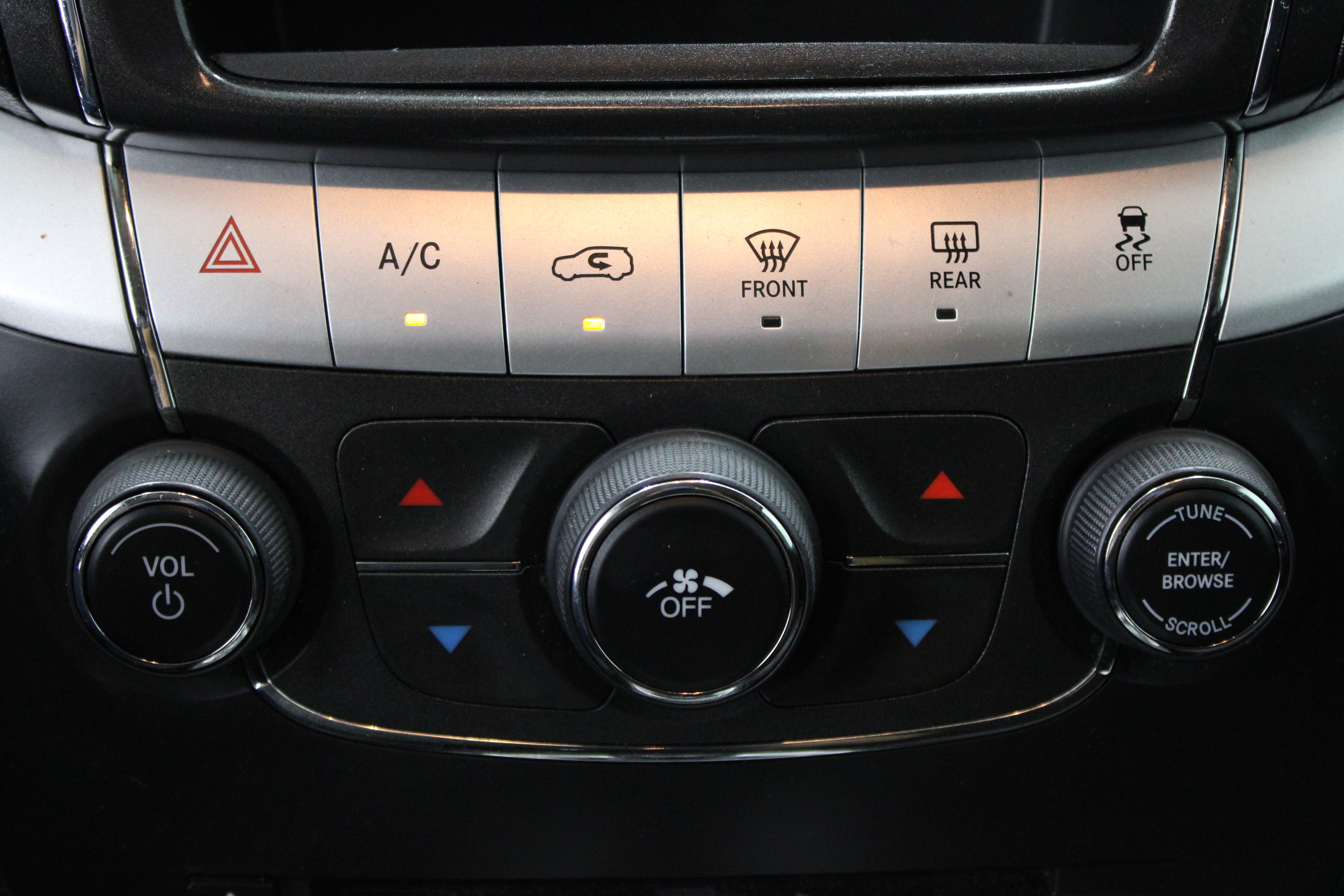 Used 2015 Dodge Journey American Value Package w/ Flexible Seating Group FWD image 19