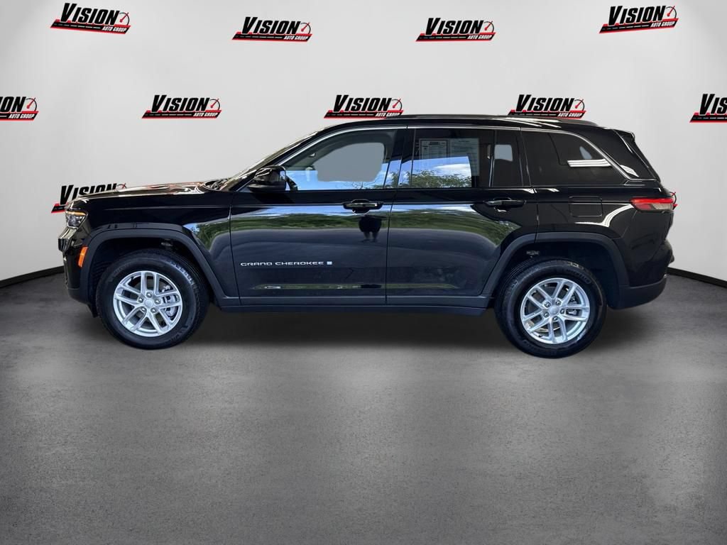 Used 2023 Jeep Grand Cherokee Laredo AWD/4WD image 8