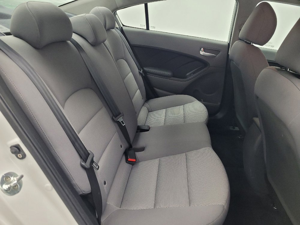 Used 2017 Kia Forte LX image 19