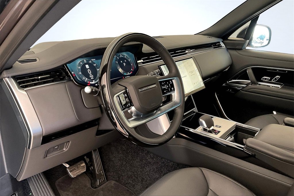 New 2025 Land Rover Range Rover Long Wheelbase SE image 6