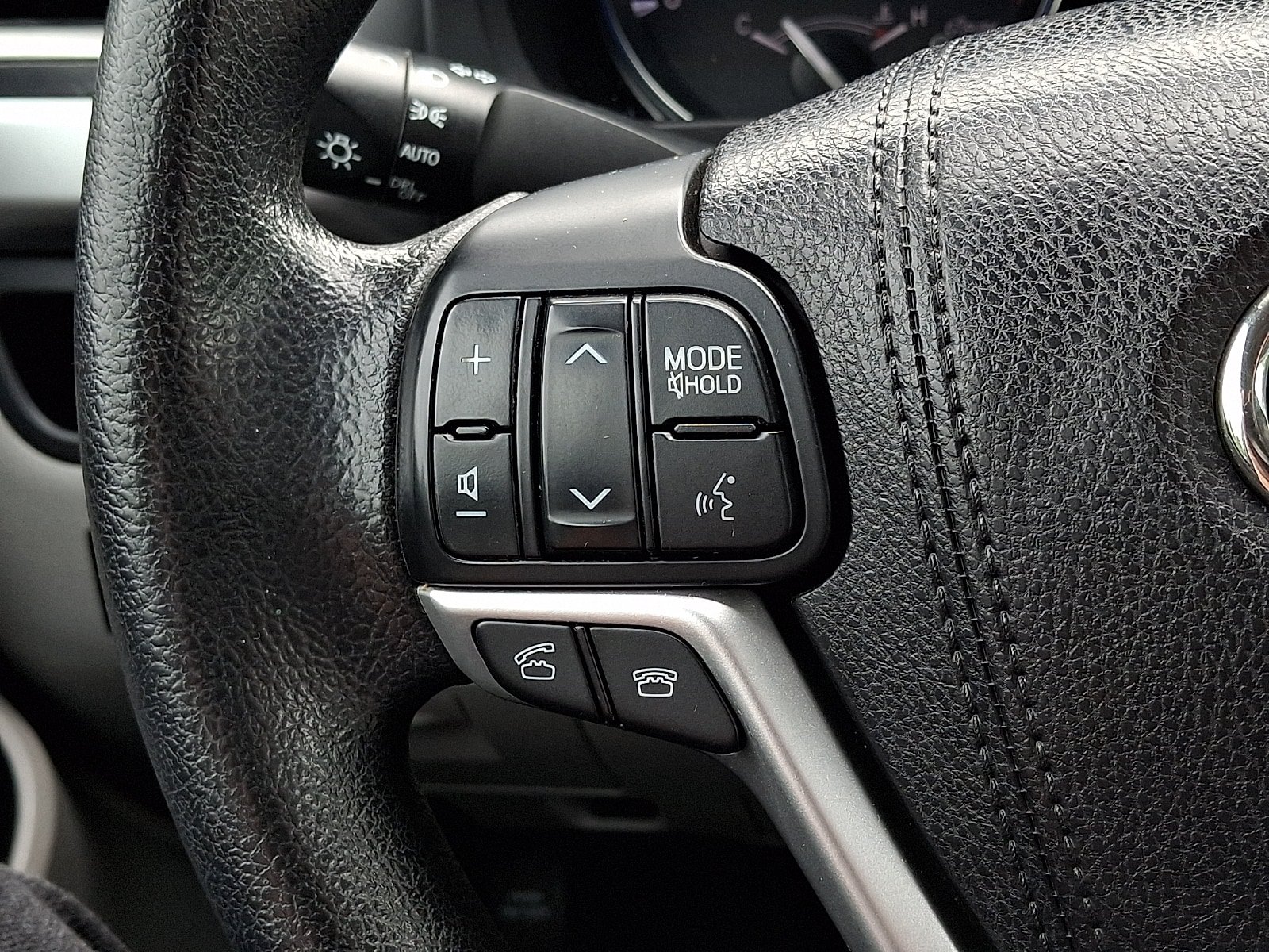 Used 2016 Toyota Highlander LE AWD/4WD image 20
