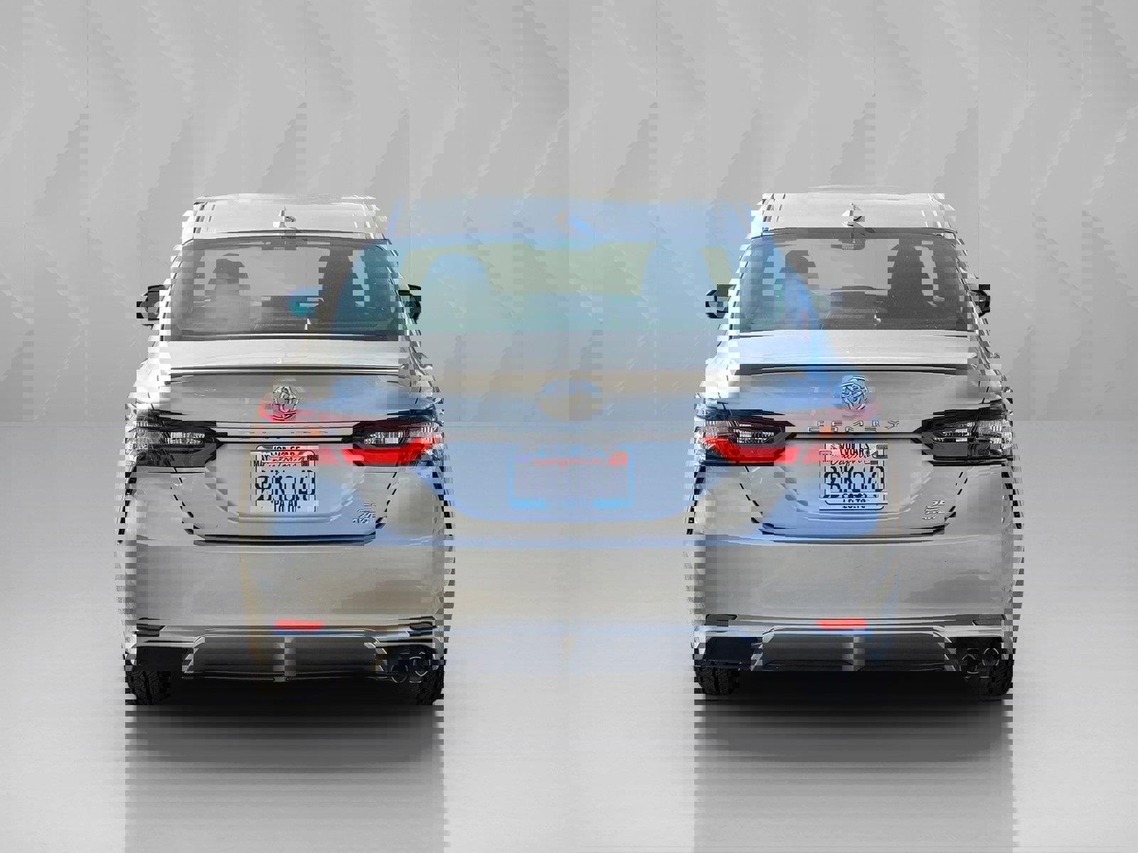 Used 2022 Toyota Camry SE image 4