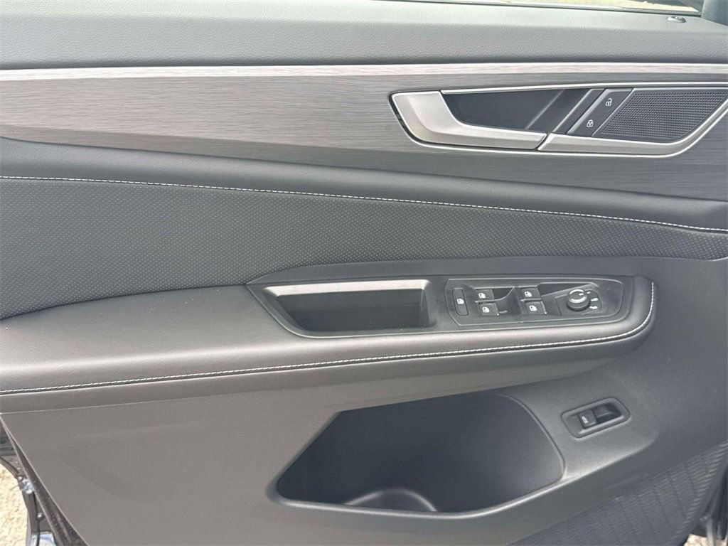 New 2026 Volkswagen Atlas Cross Sport SE image 12