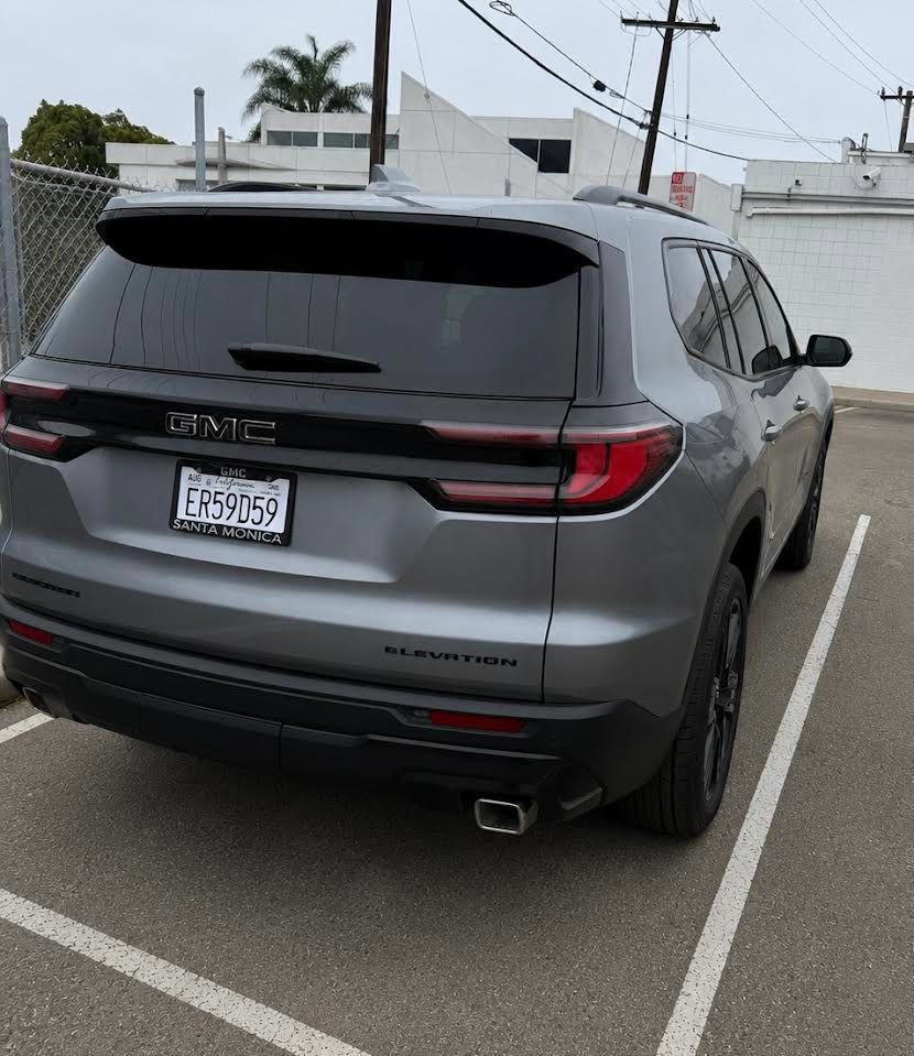 Used 2026 GMC Acadia Elevation w/ Black Edition AWD/4WD image 2