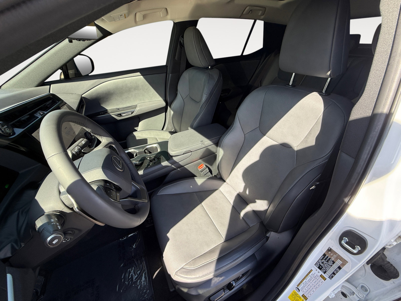 Used 2024 Lexus RZ 300e Premium w/ Technology Package image 10