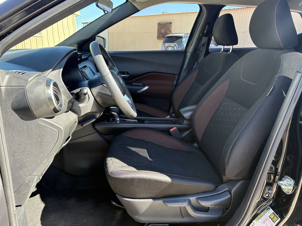 Used 2023 Nissan Kicks SR image 12