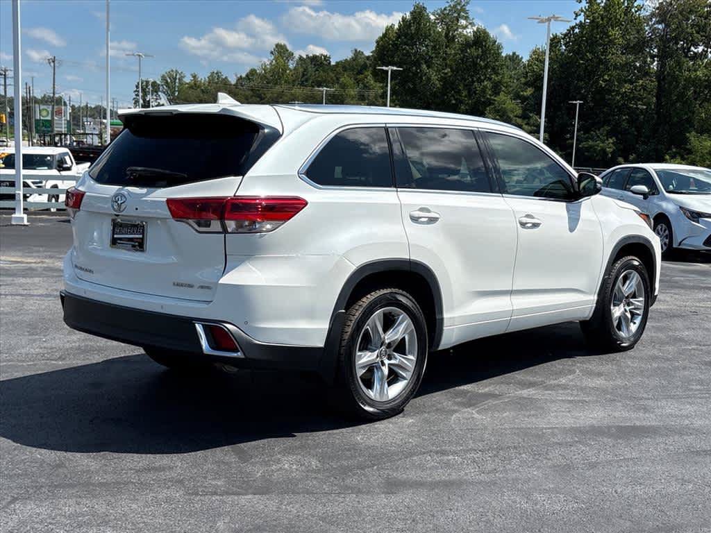 Used 2019 Toyota Highlander Limited AWD/4WD image 3