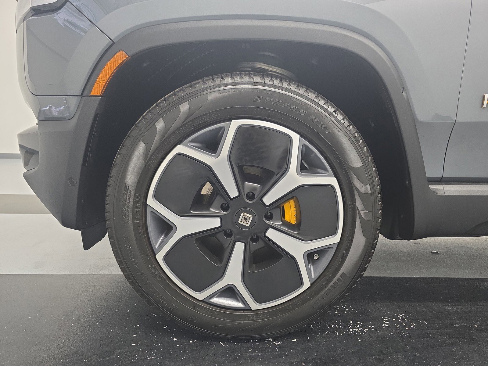 Used 2023 Rivian R1S Adventure AWD/4WD image 9
