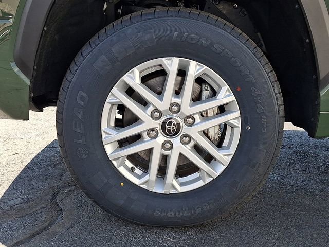 Used 2022 Toyota Tundra SR5 w/ SR5 Premium Package image 9