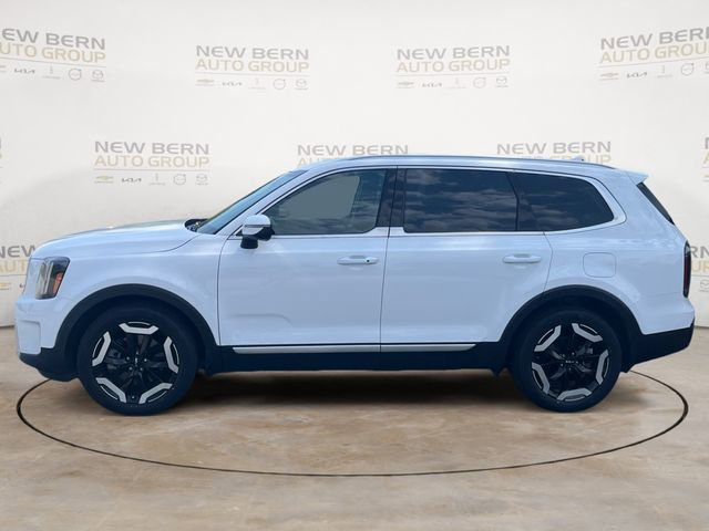 Used 2024 Kia Telluride EX FWD image 2