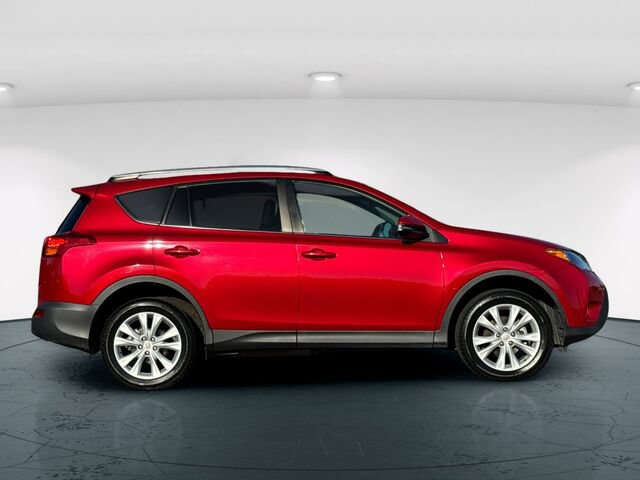 Used 2015 Toyota RAV4 Limited w/ Technology Package AWD/4WD image 7