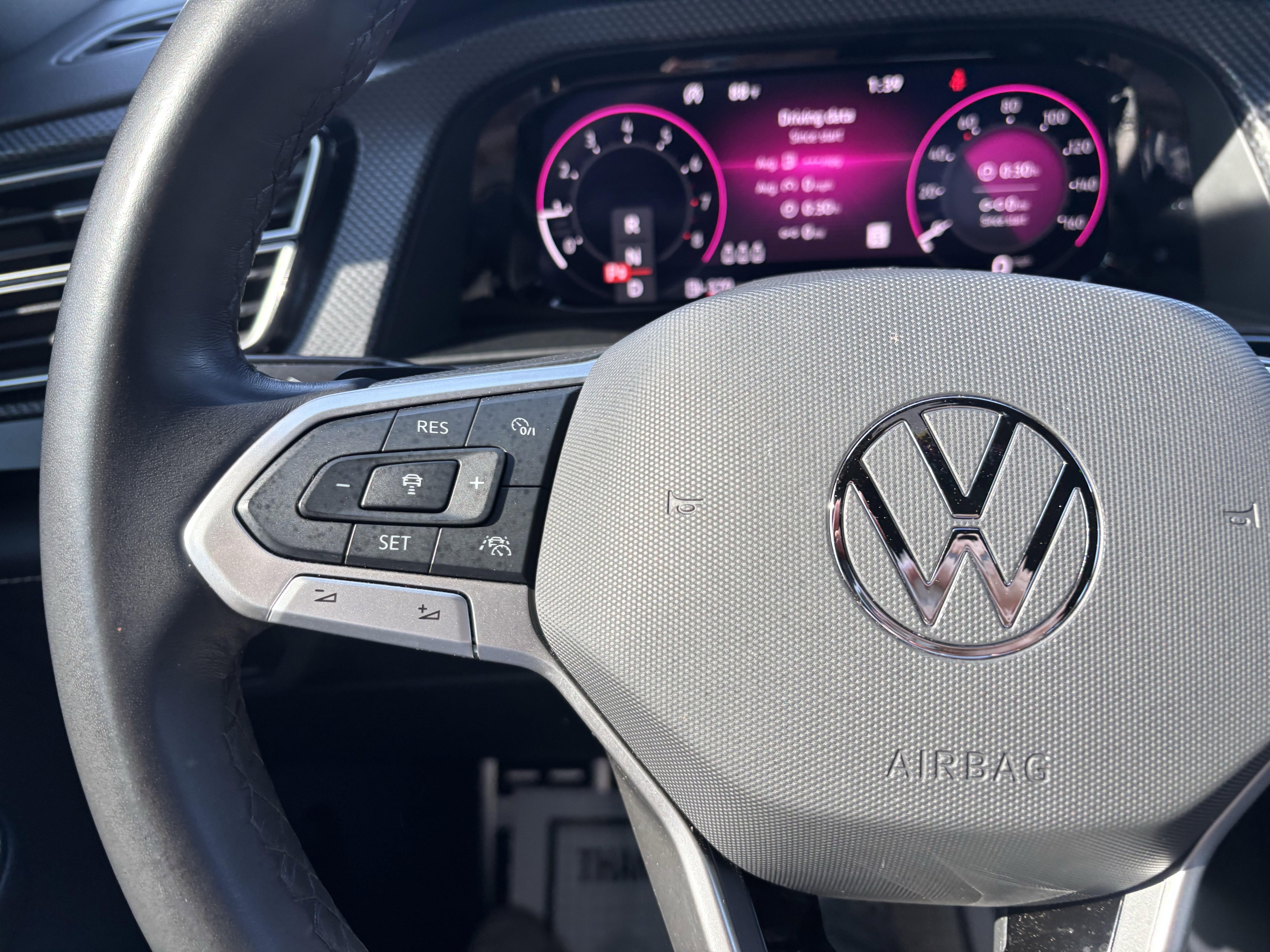 Used 2025 Volkswagen Atlas Cross Sport SEL R-Line image 30