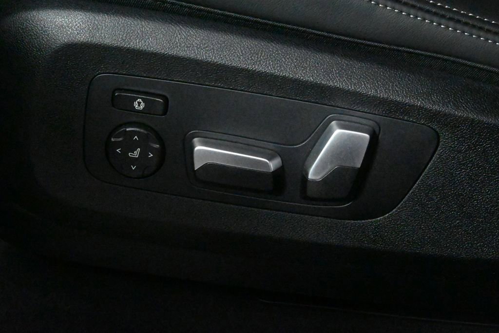 Used 2025 BMW X5 xDrive50e w/ M Sport Package image 29