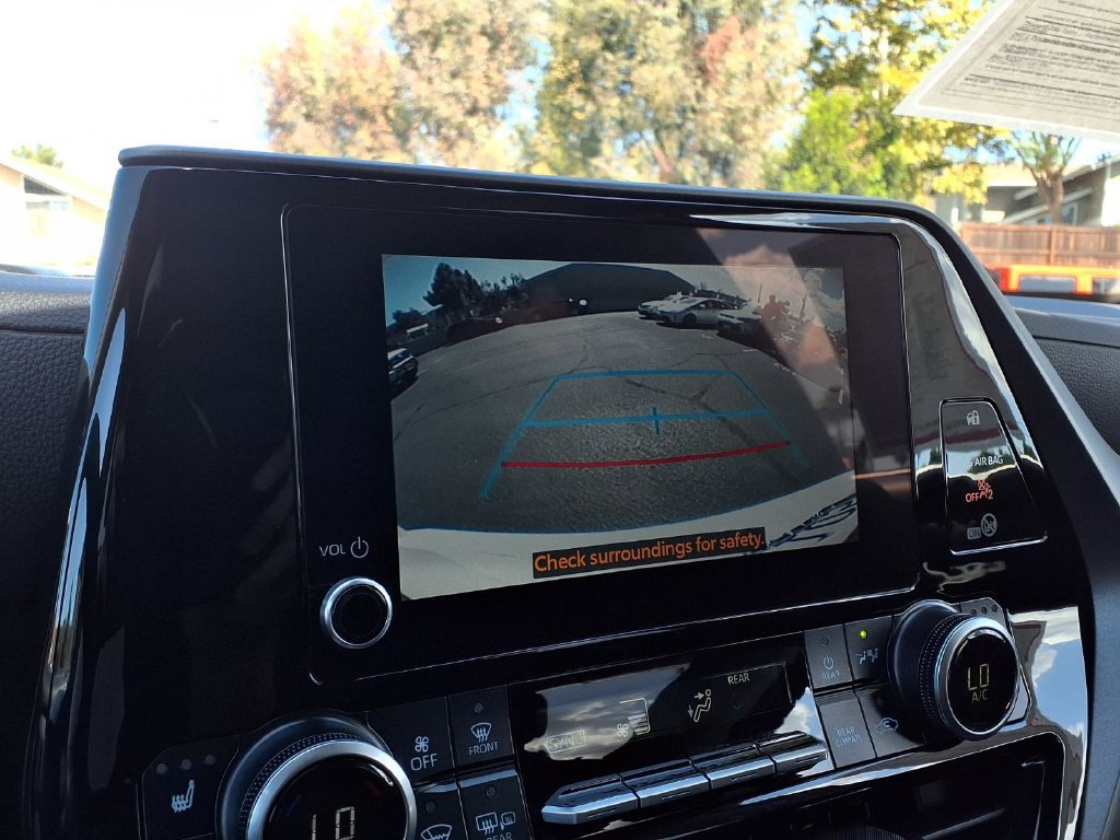 Certified 2026 Toyota Highlander XLE AWD/4WD image 10