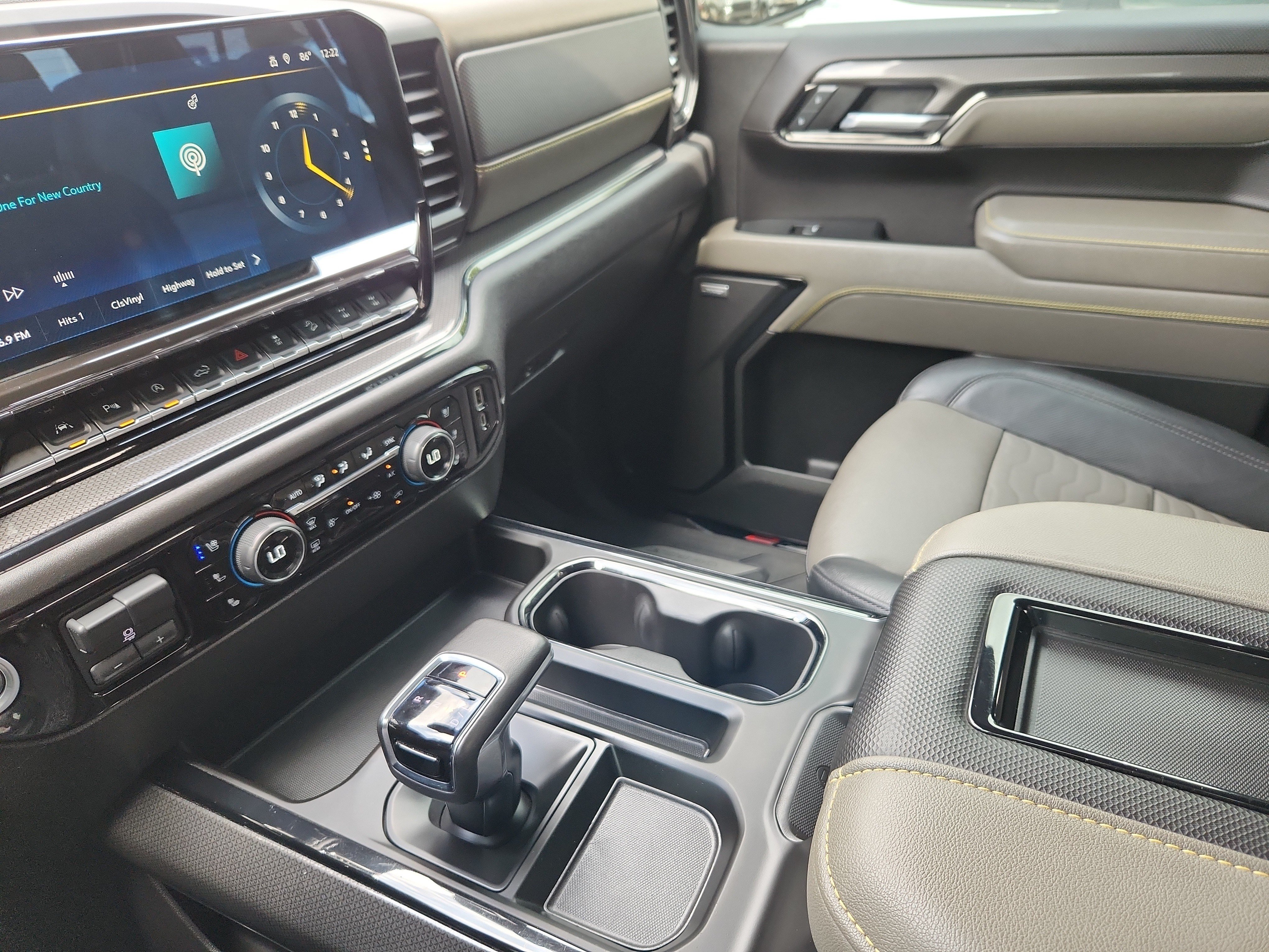 Used 2022 Chevrolet Silverado 1500 ZR2 w/ Technology Package AWD/4WD image 21