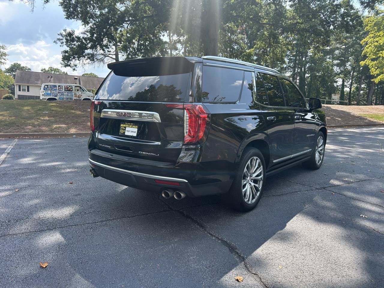 Used 2022 GMC Yukon Denali w/ Denali Premium Package AWD/4WD image 5